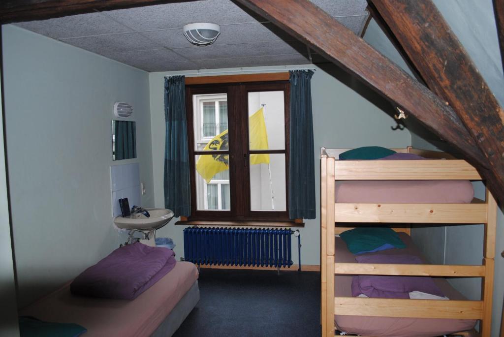 Charlie Rockets Youth Hostel Brugge Rom bilde